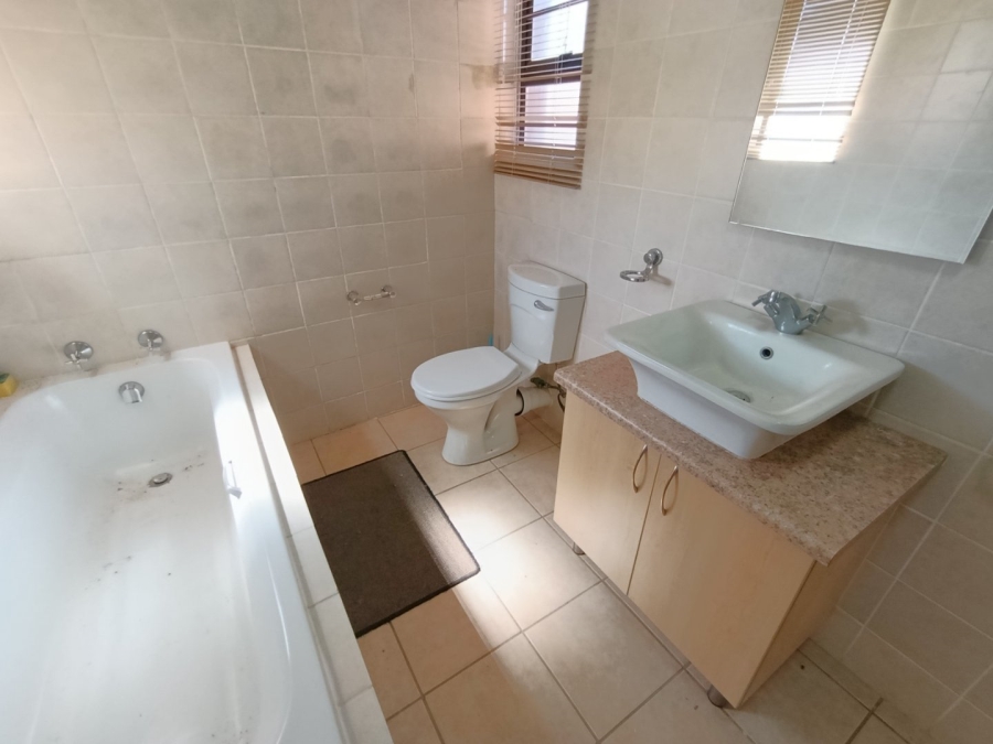 2 Bedroom Property for Sale in Vredenhof Sh Free State